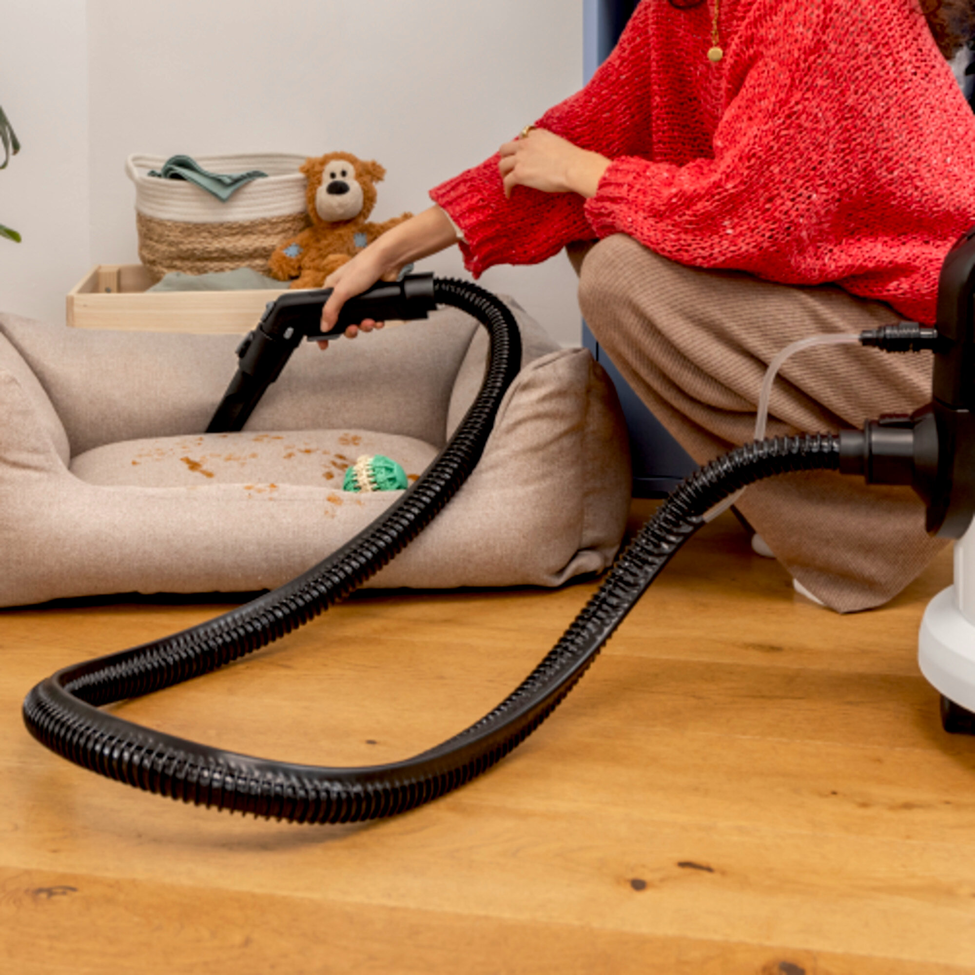 Моющий пылесос Karcher SE 4 Plus - <h3>Испытанная технология Kärcher для достижения оптимальных результатов уборки</h3>
<p>
	 Тщательная очистка текстильных поверхностей. Быстрая и легкая уборка по высокоэффективной технологии экстракции. Низкая остаточная влажность для быстрого высыхания текстильных поверхностей.
</p>