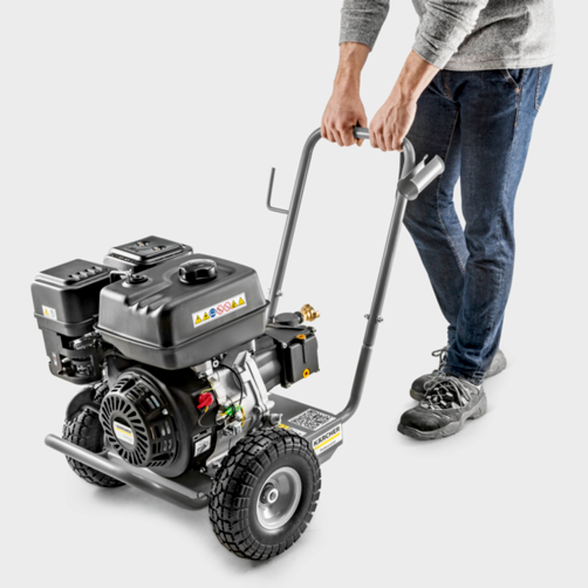 Аппарат высокого давления Karcher HD 7/20 G Classic - <h3>Независимость</h3>
<p>
	 Обеспечивает независимость от электросети. Соответствует экологическому стандарту ЕС STAGE V. Удобный ручной стартер.
</p>