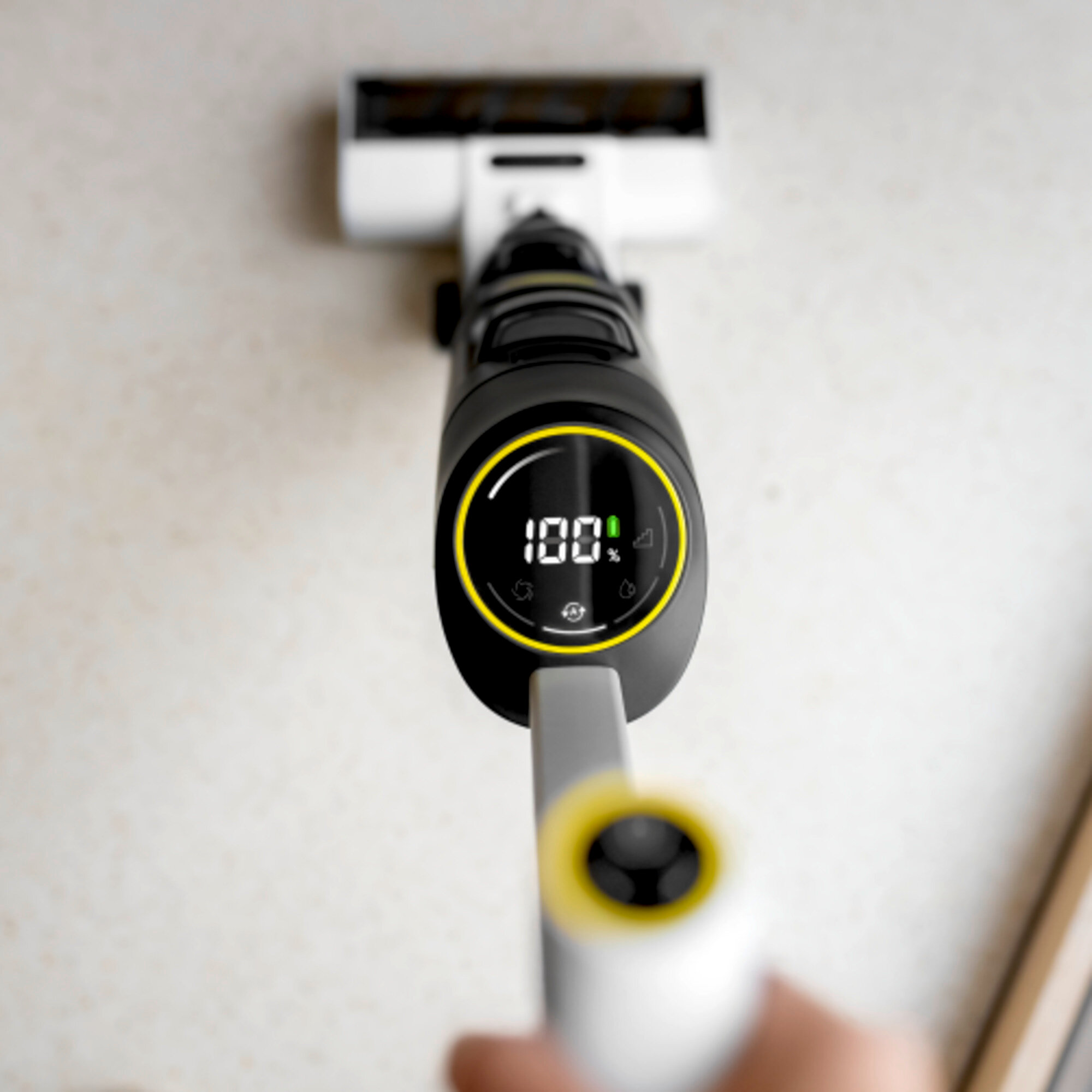 Вертикальный моющий пылесос Karcher FCV 4 - <h3>Функция Xtra!Clean «3 в 1»: влажная уборка, всасывание и сушка</h3>
<p>
	 Уборка с экономией до 50 % времени и гарантия идеальной чистоты за счет интегрированной функции всасывания, позволяющей обойтись без предварительной уборки пылесосом. 4 режима уборки для устранения любых загрязнений — даже стойких, а также больших объемов жидкостей. Оптимальная адаптация к различным напольным покрытиям и очистка вплотную к стенам. Возможность очистки ковров и ковровых дорожек в режиме сухой уборки.
</p>
