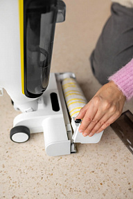 Вертикальный моющий пылесос Karcher FCV 4 Dry - изображение 4