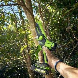 Аккумуляторная цепная мини-пила Greenworks GD24CS15 15см, б/щ, 24v (без АКБ и З/У) - изображение 3