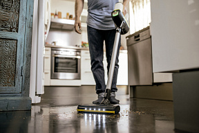 Вертикальный аккумуляторный пылесос Karcher VC 6 Cordless ourFamily - изображение 3